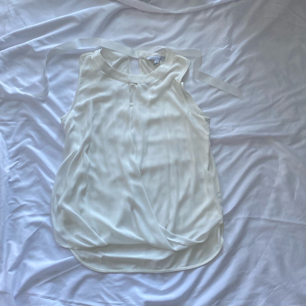 White v neck silky blouse, sleeveless